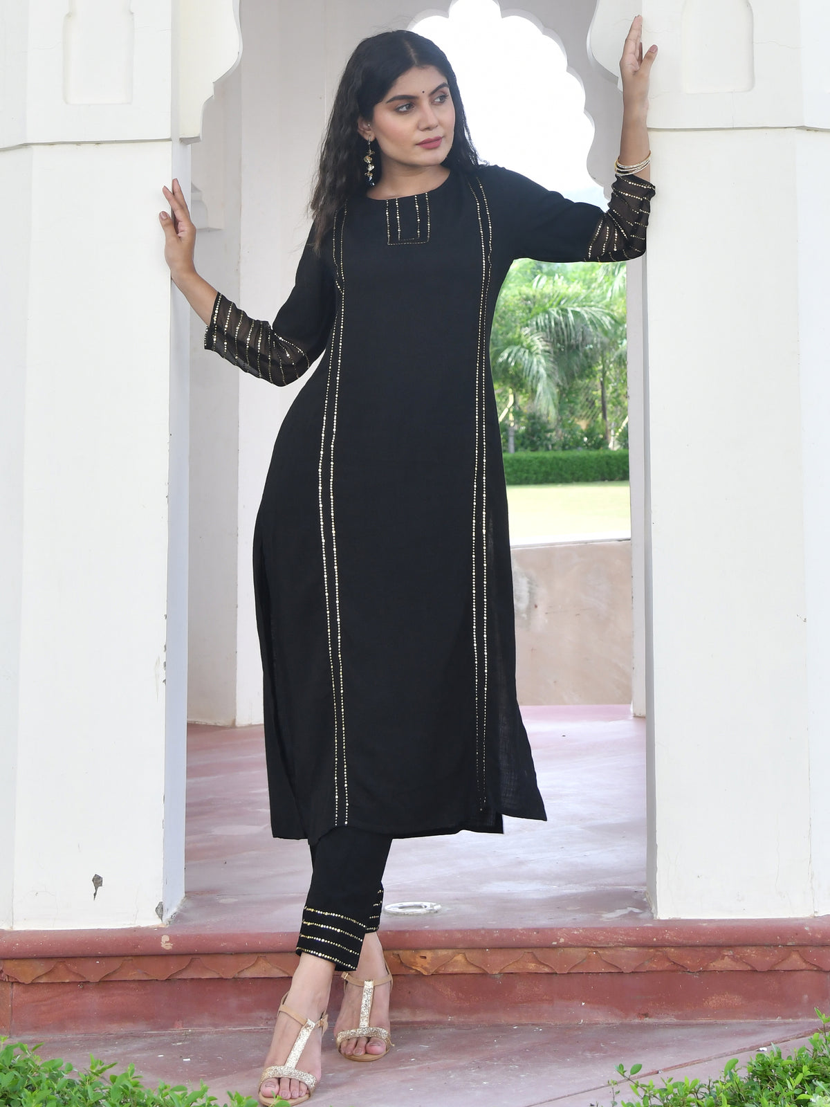 AAHELI DEJA BLACK KURTA-PANT SET